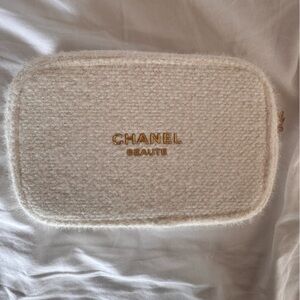 NWT Chanel Beauty Holiday Tweed Bag